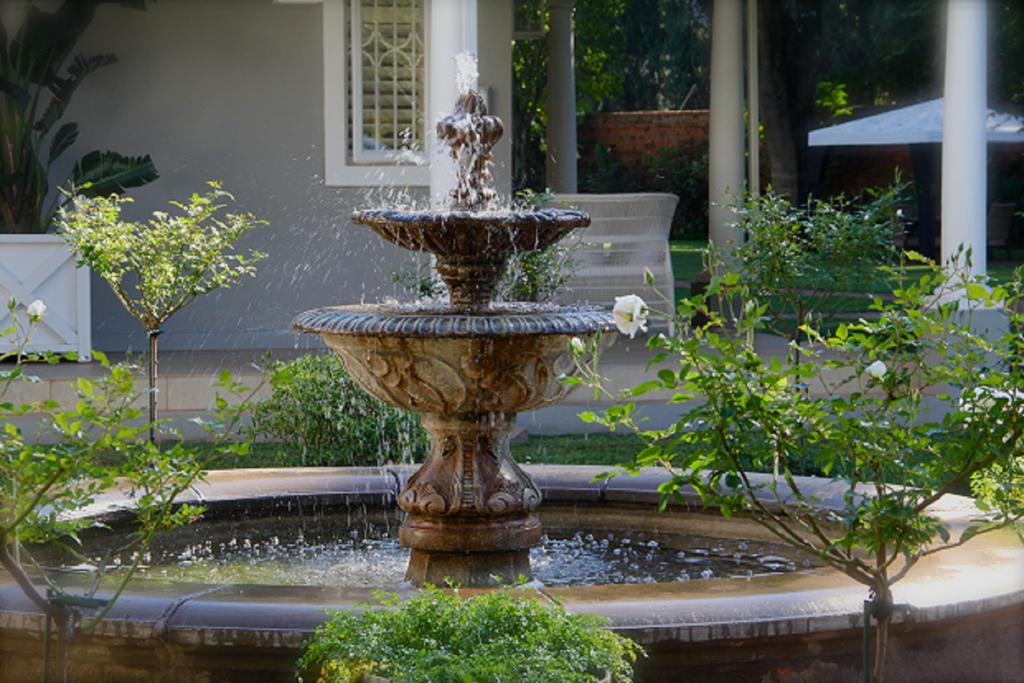 Hotel Highlands House Harare Esterno foto